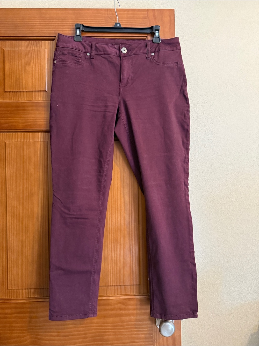 Women’s Slim Straight Jeans in Deep Burgundy size large short from Maurice’s